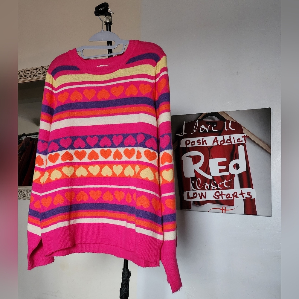 Easel Heart Sweater ptp 22 length 25 Size M